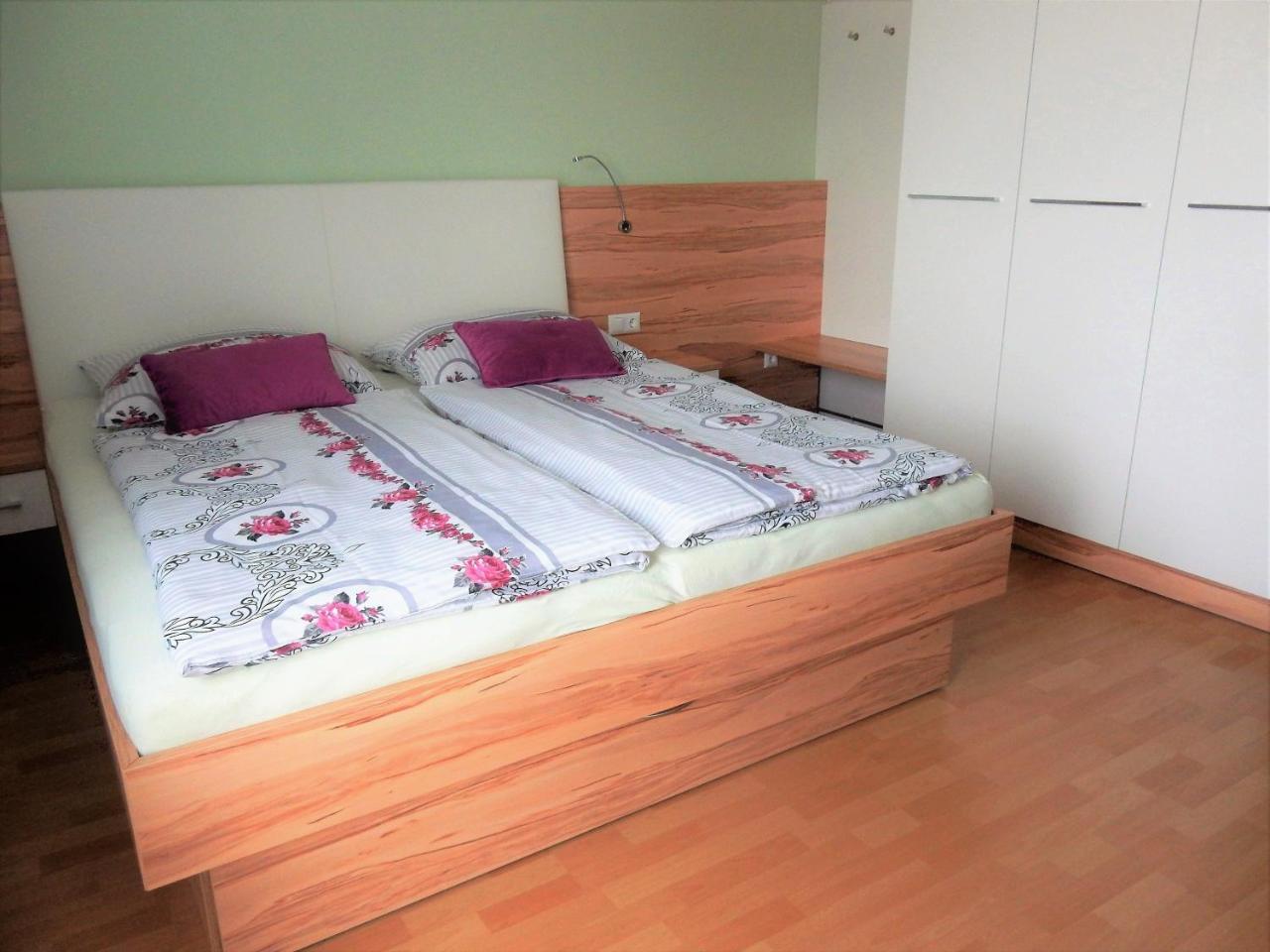 Fruehstueckspension Lach Bed and Breakfast Eberndorf Eksteriør billede